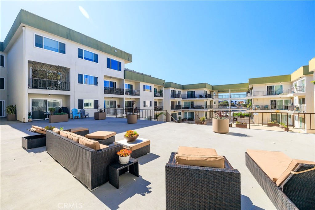 1600 Ardmore Avenue 107