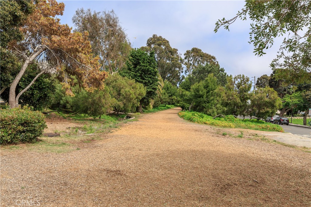 1600 Ardmore Avenue 107