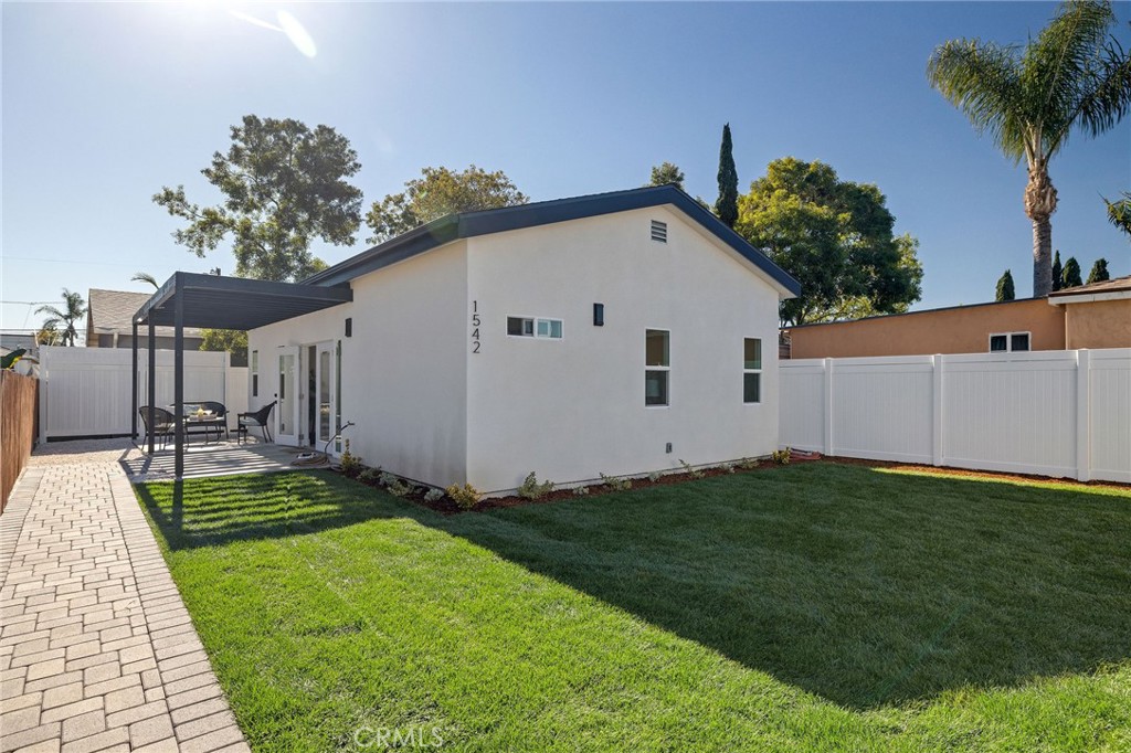 1544 W 215th Street