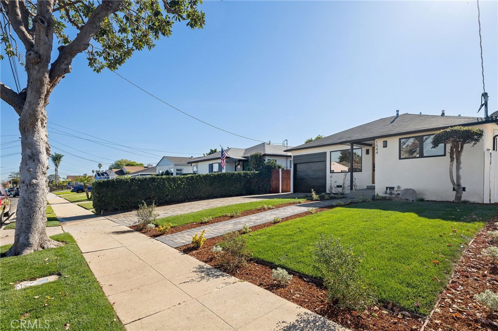 1544 W 215th Street