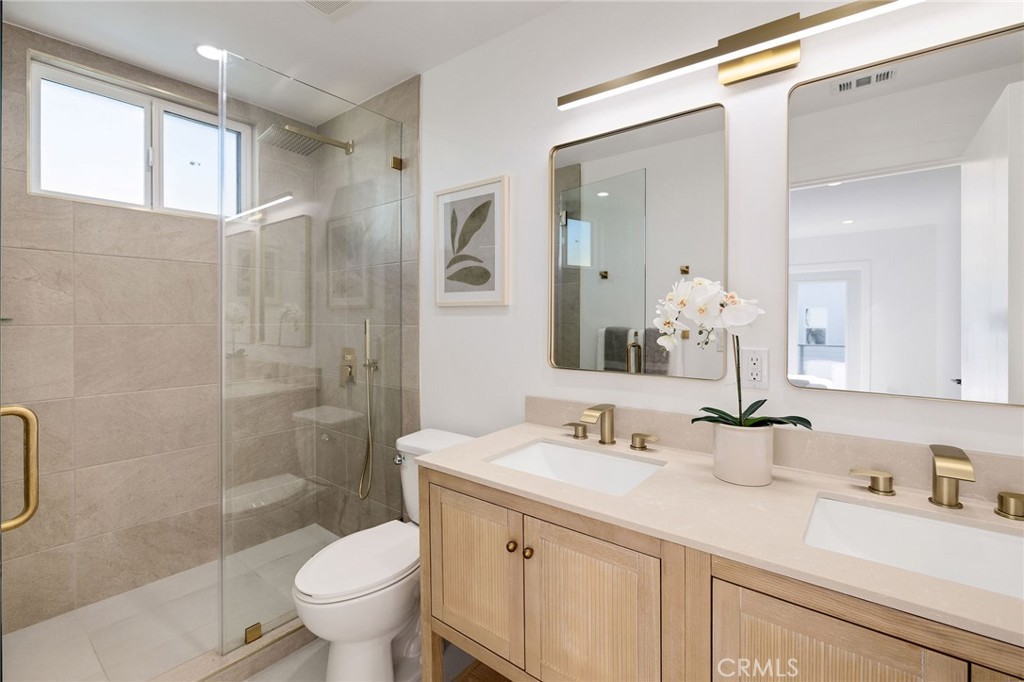 1544 W 215th Street