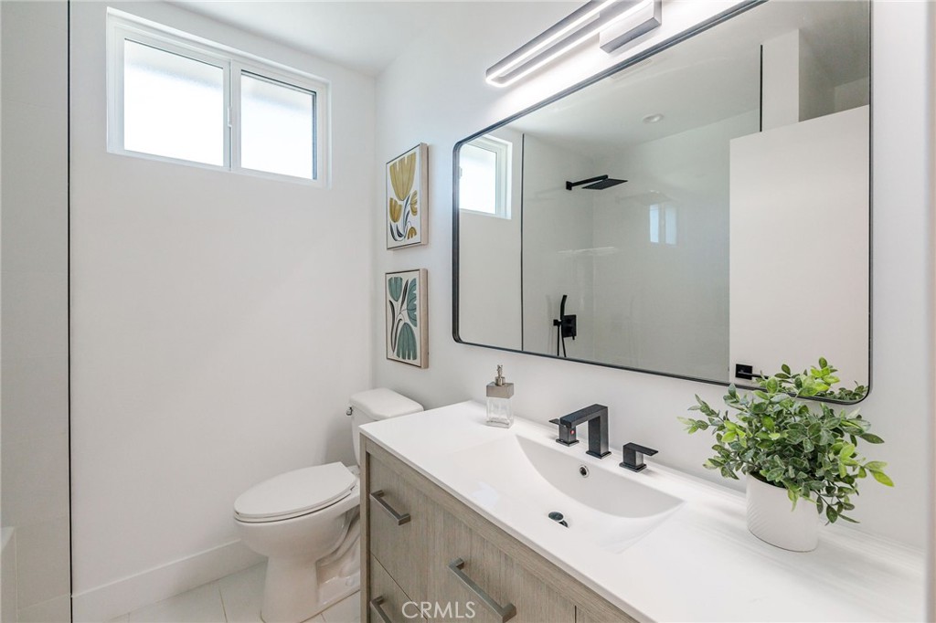 1544 W 215th Street