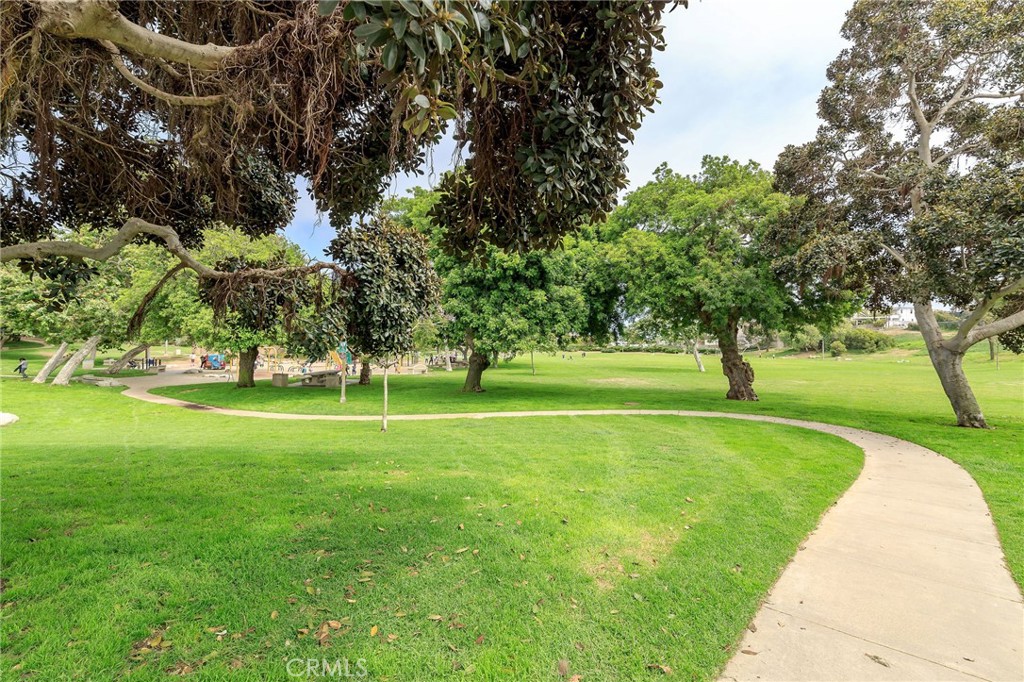 1600 Ardmore Avenue 107