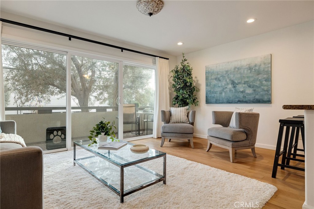 1600 Ardmore Avenue 107