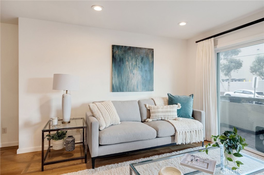 1600 Ardmore Avenue 107