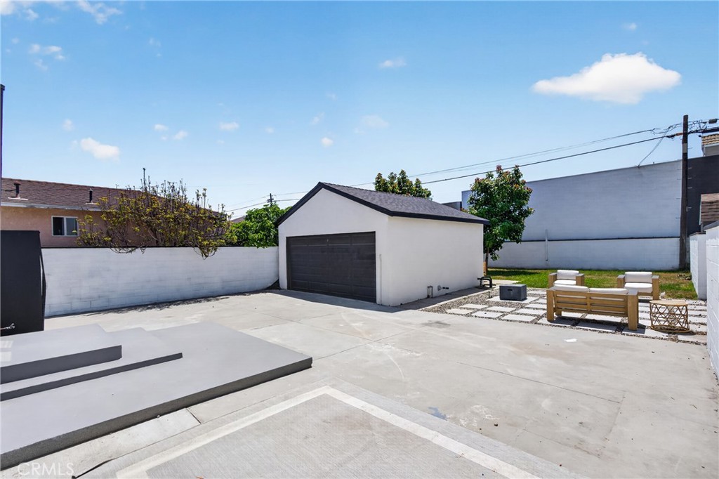 4562 W 142nd Street