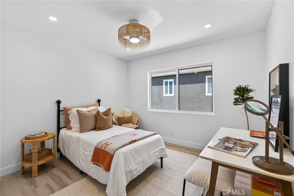 4562 W 142nd Street