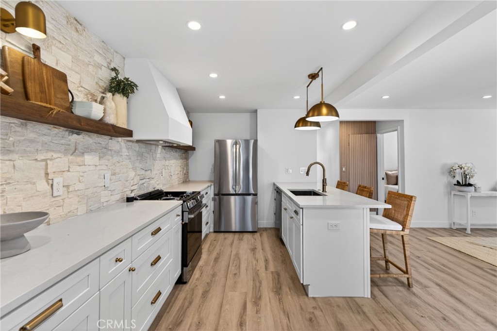 4562 W 142nd Street