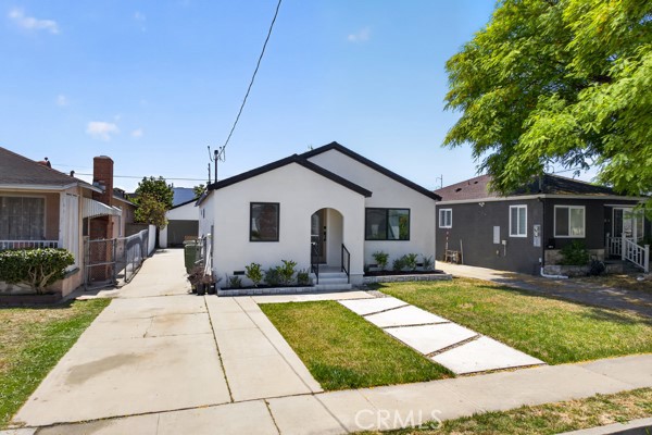 4562 W 142nd Street