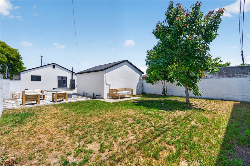 4562 W 142nd Street