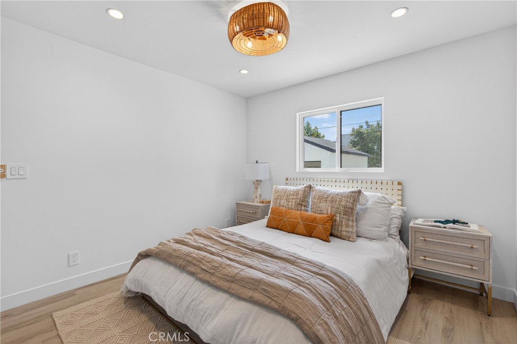 4562 W 142nd Street