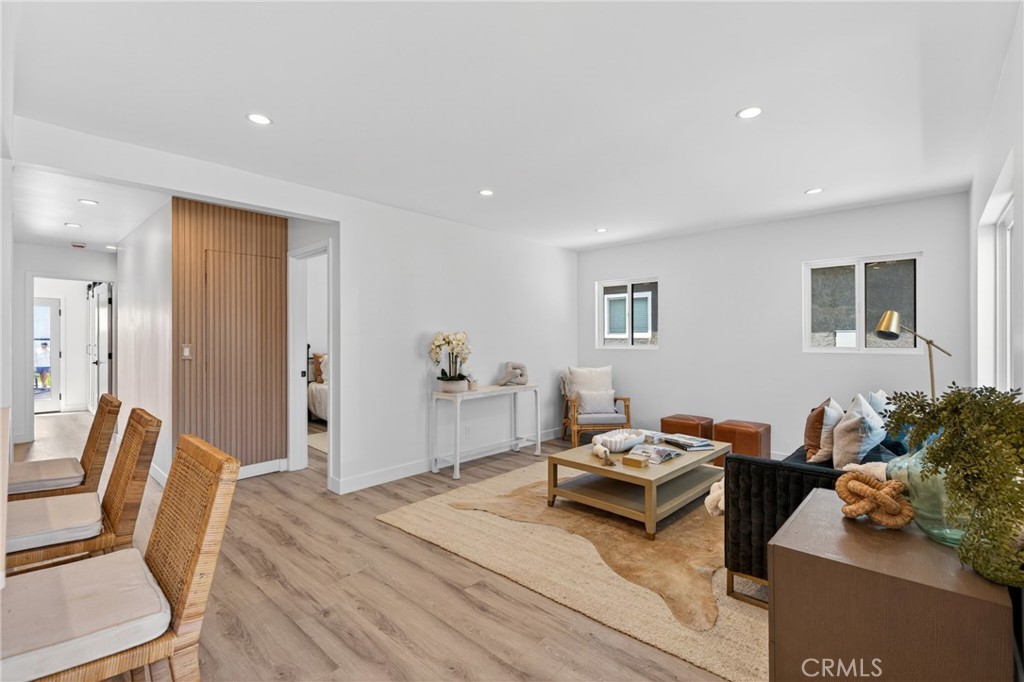 4562 W 142nd Street
