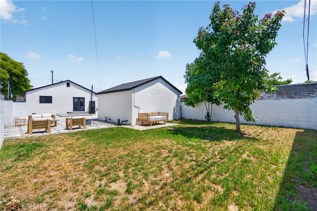 4562 W 142nd Street