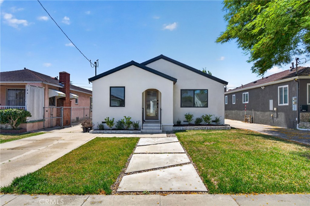 4562 W 142nd Street
