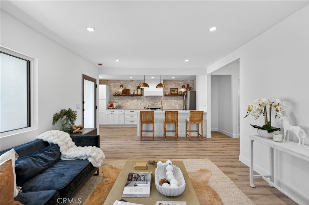4562 W 142nd Street