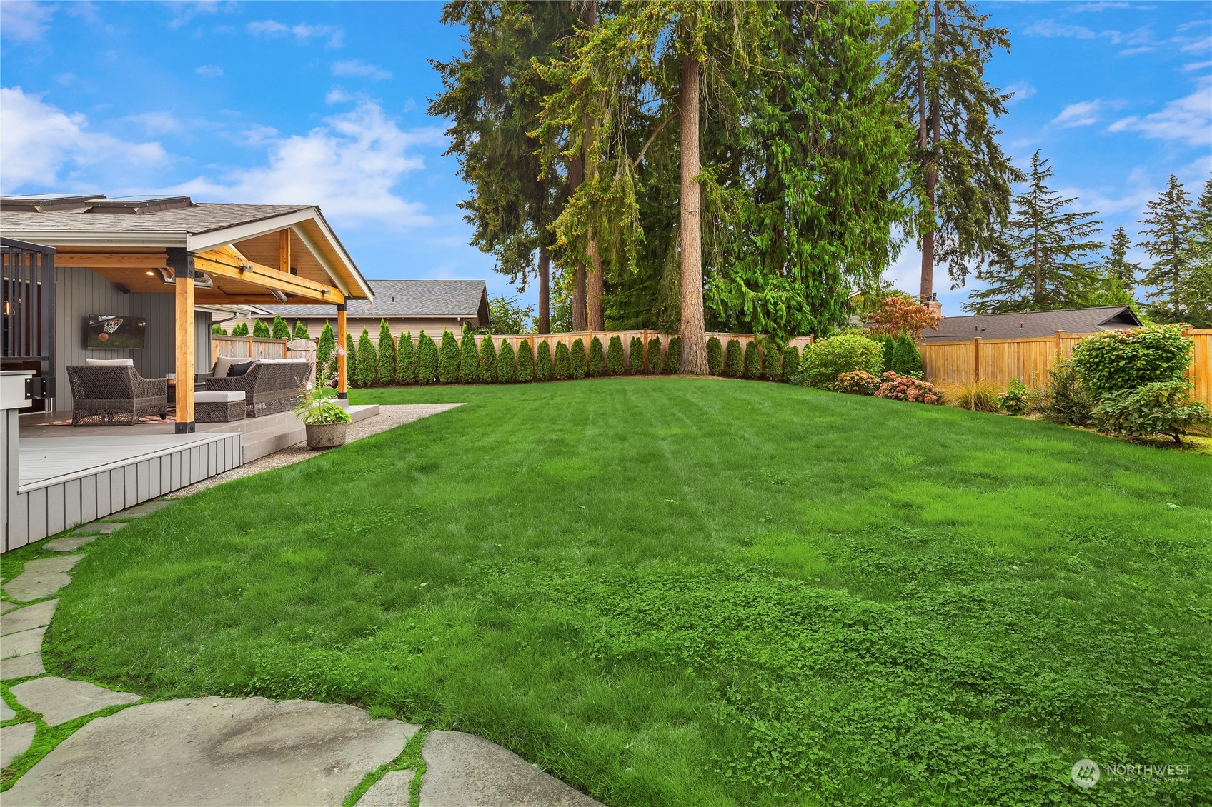 1465 185th Avenue NE