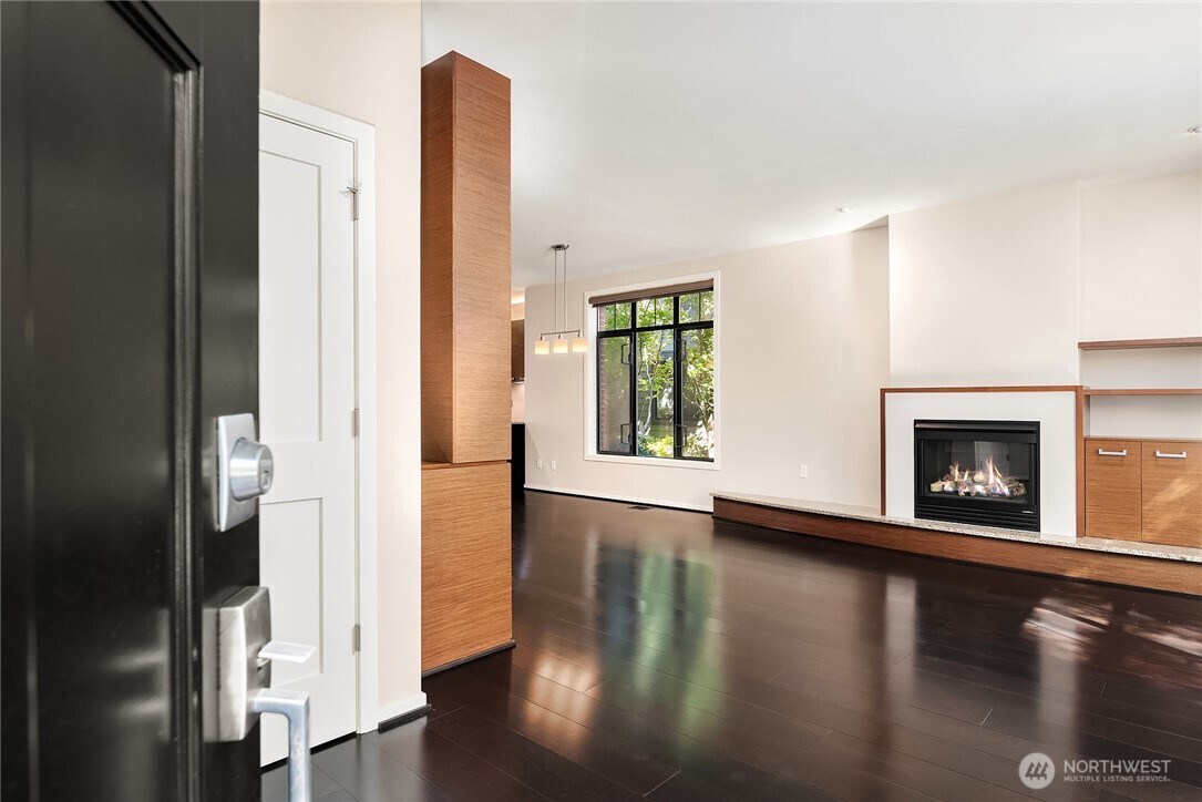 10410 NE 12th St Unit: 106