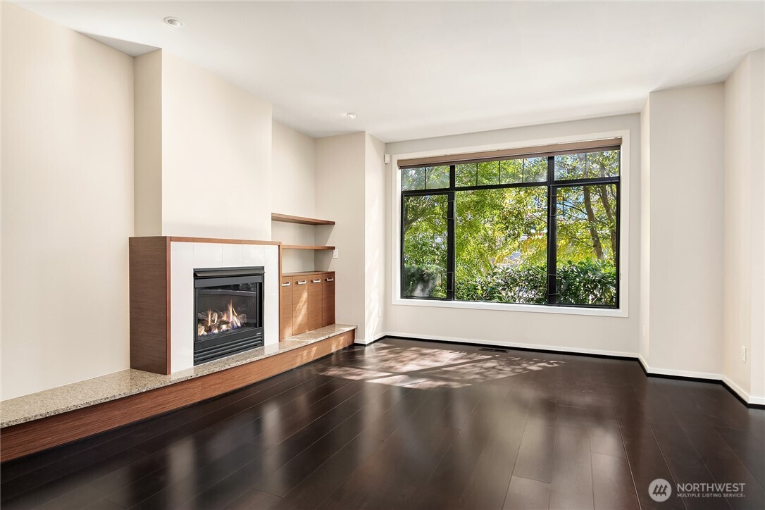 10410 NE 12th St Unit: 106