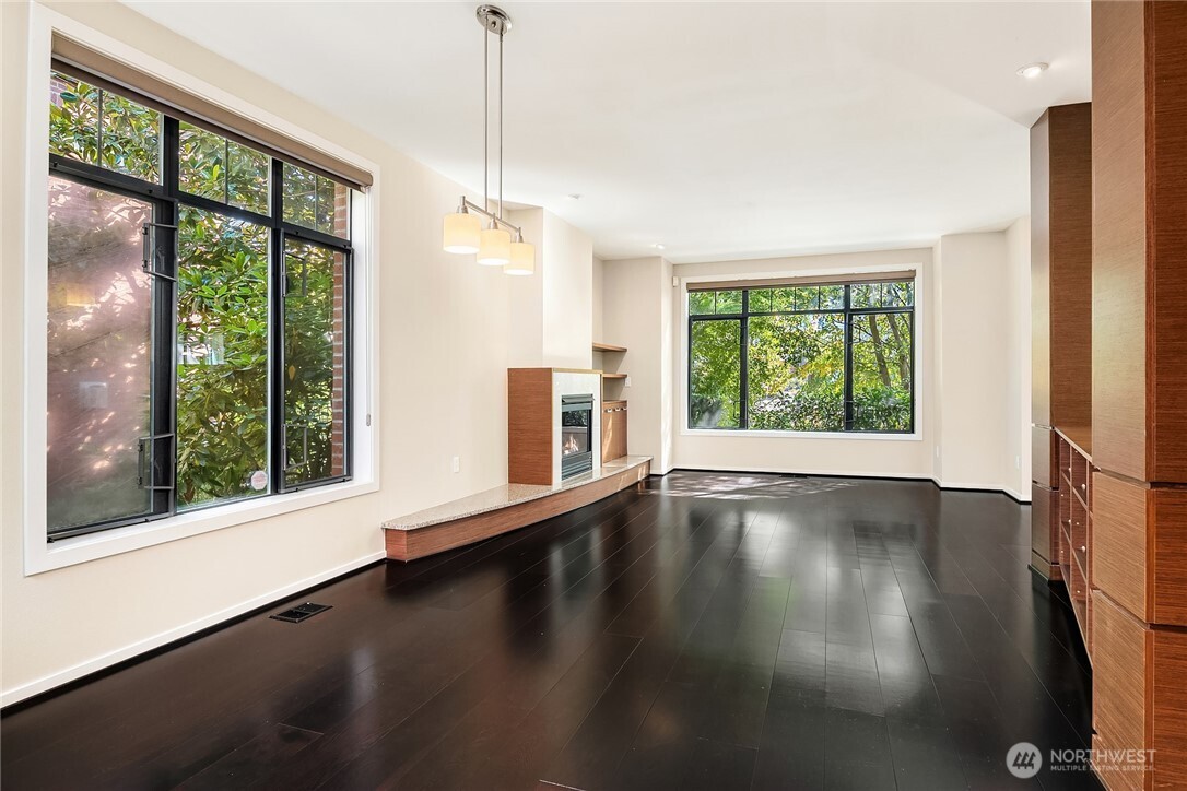 10410 NE 12th St Unit: 106