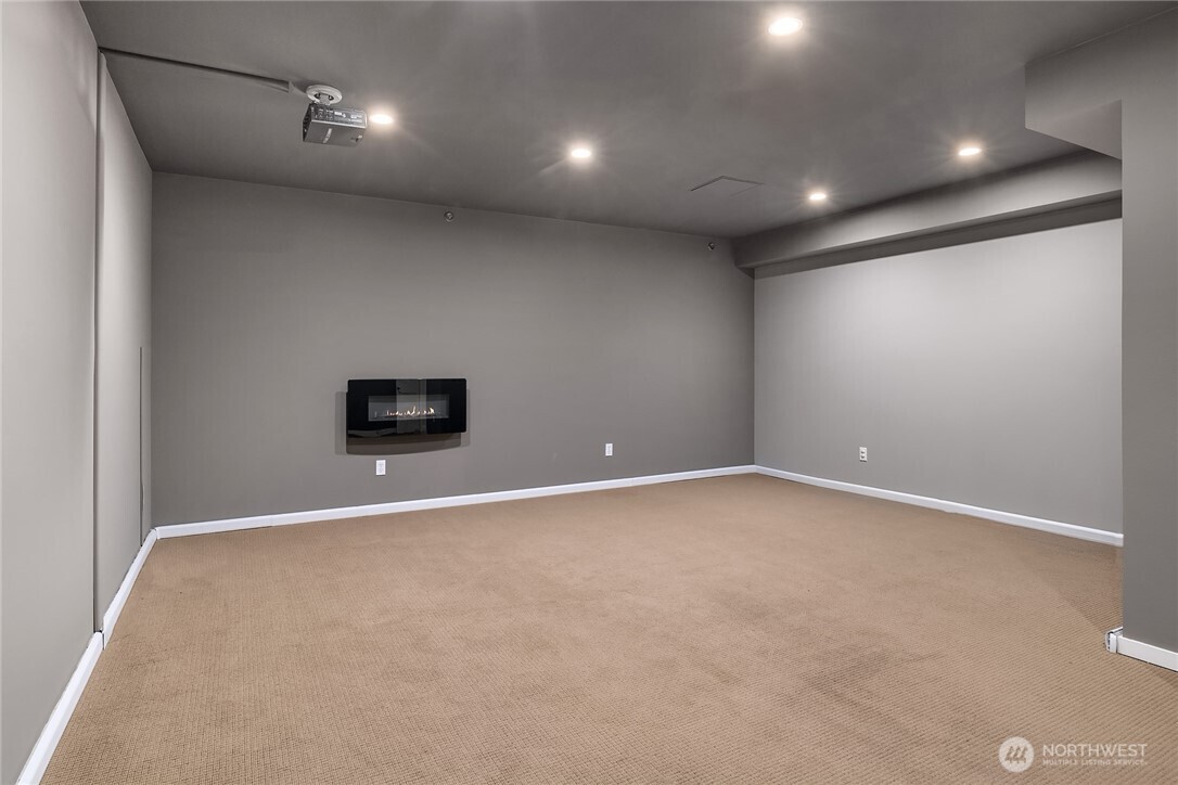 10410 NE 12th St Unit: 106