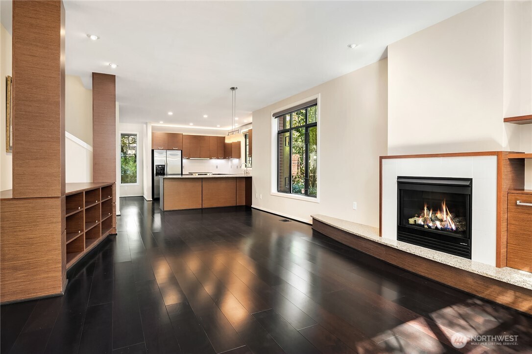 10410 NE 12th St Unit: 106