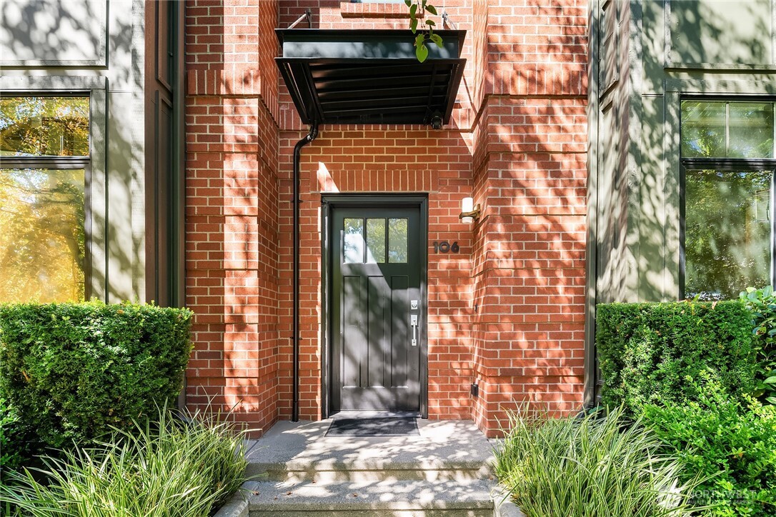 10410 NE 12th St Unit: 106