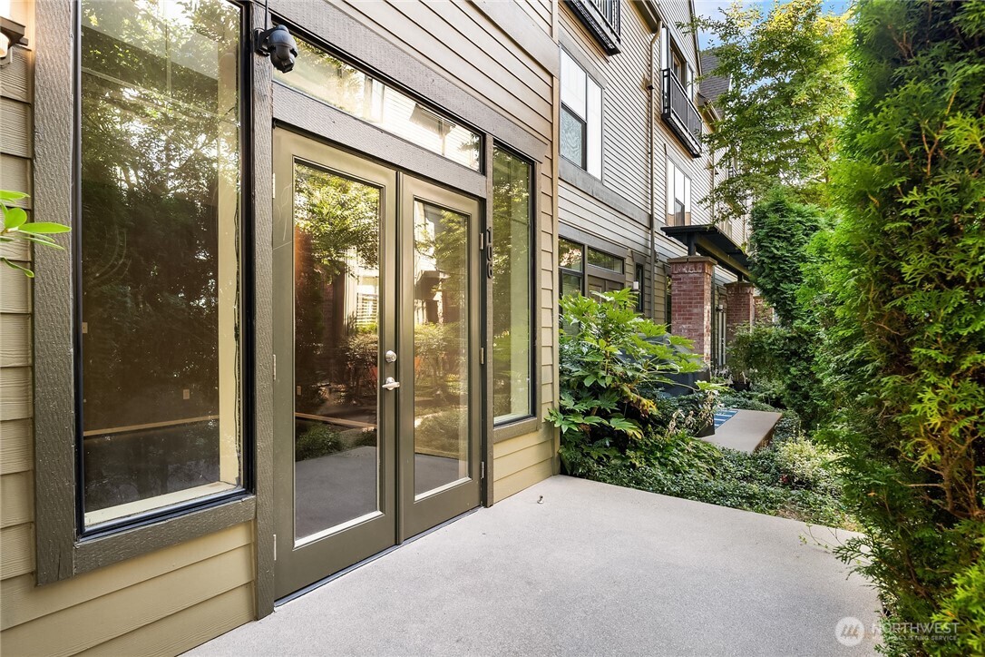 10410 NE 12th St Unit: 106