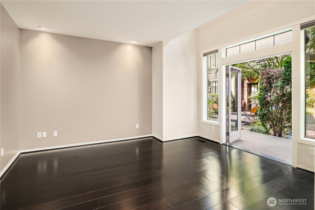 10410 NE 12th St Unit: 106