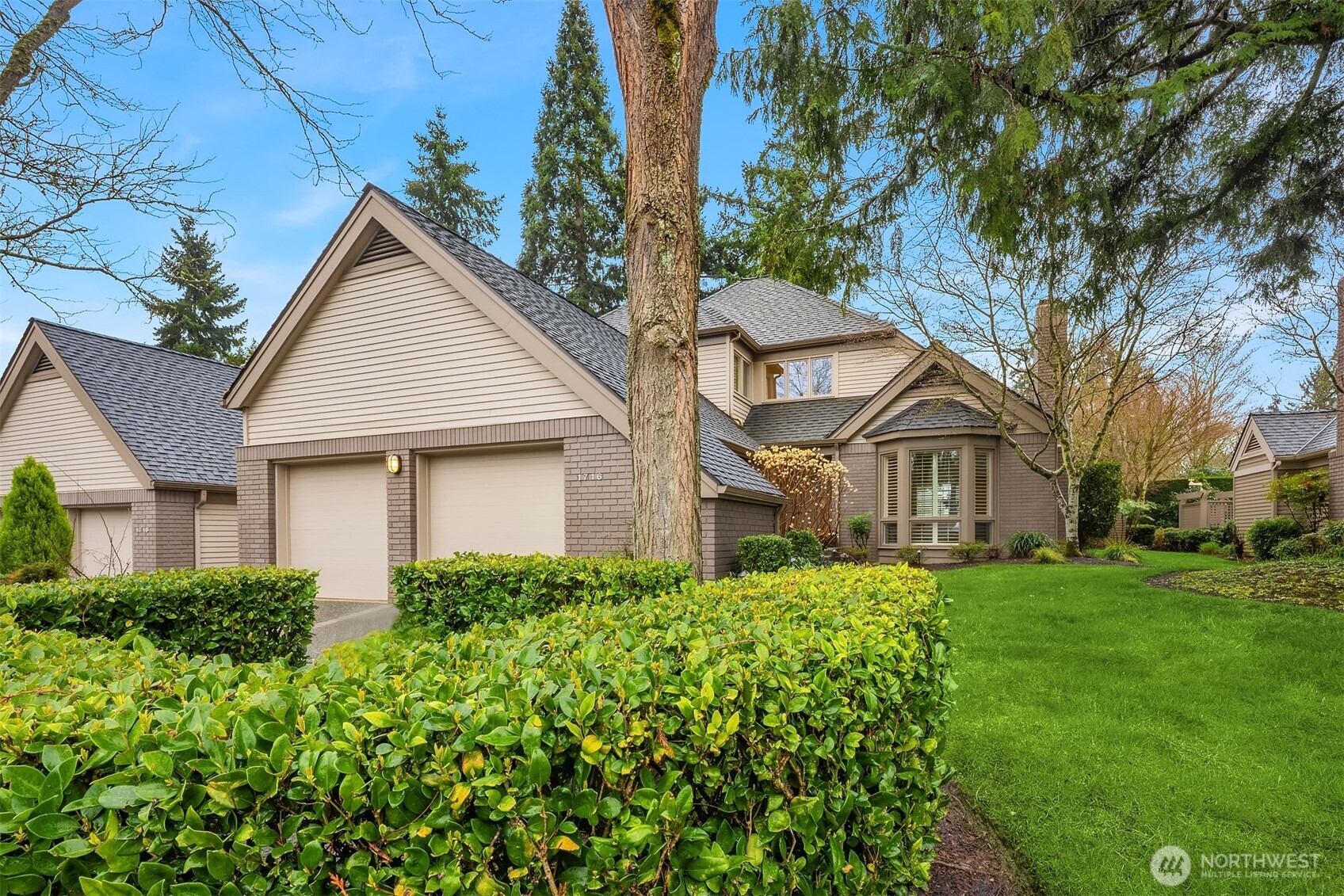 1716 Bellevue Way NE
