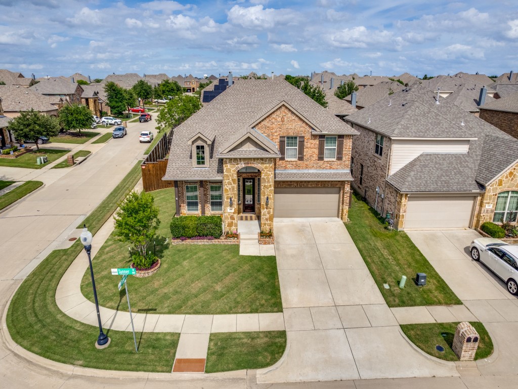 401 Tanner Square