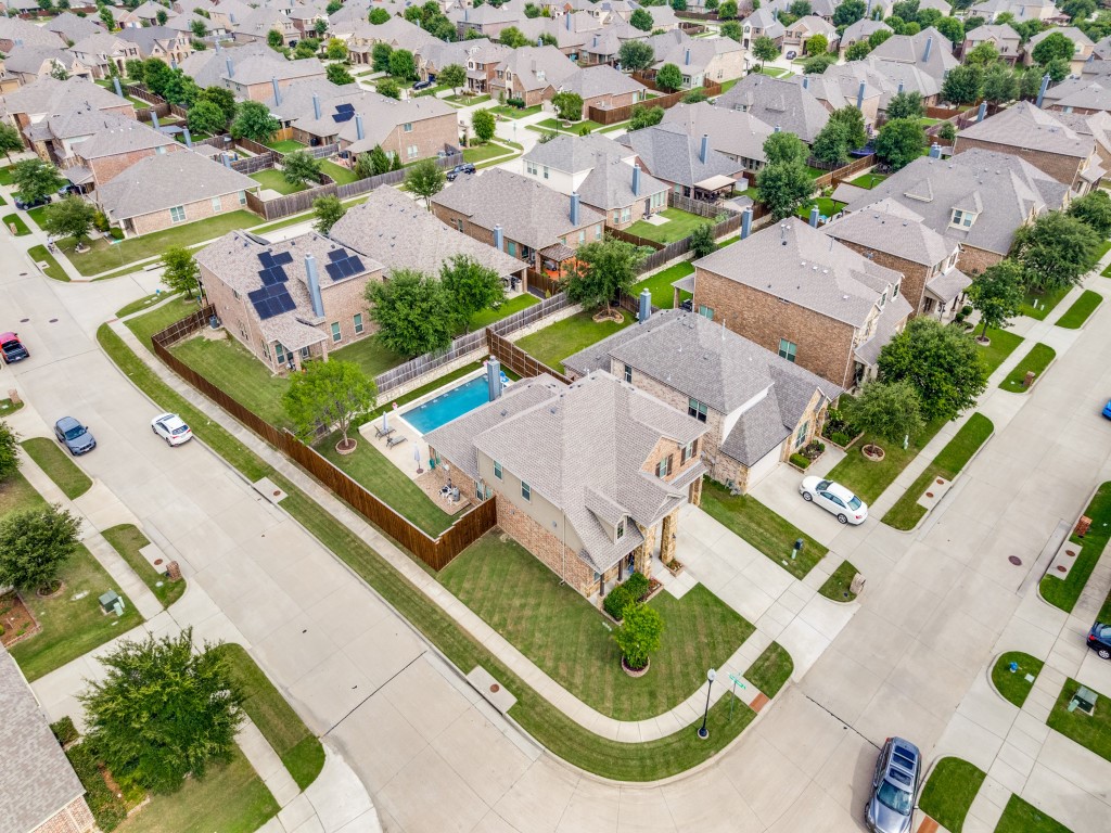 401 Tanner Square