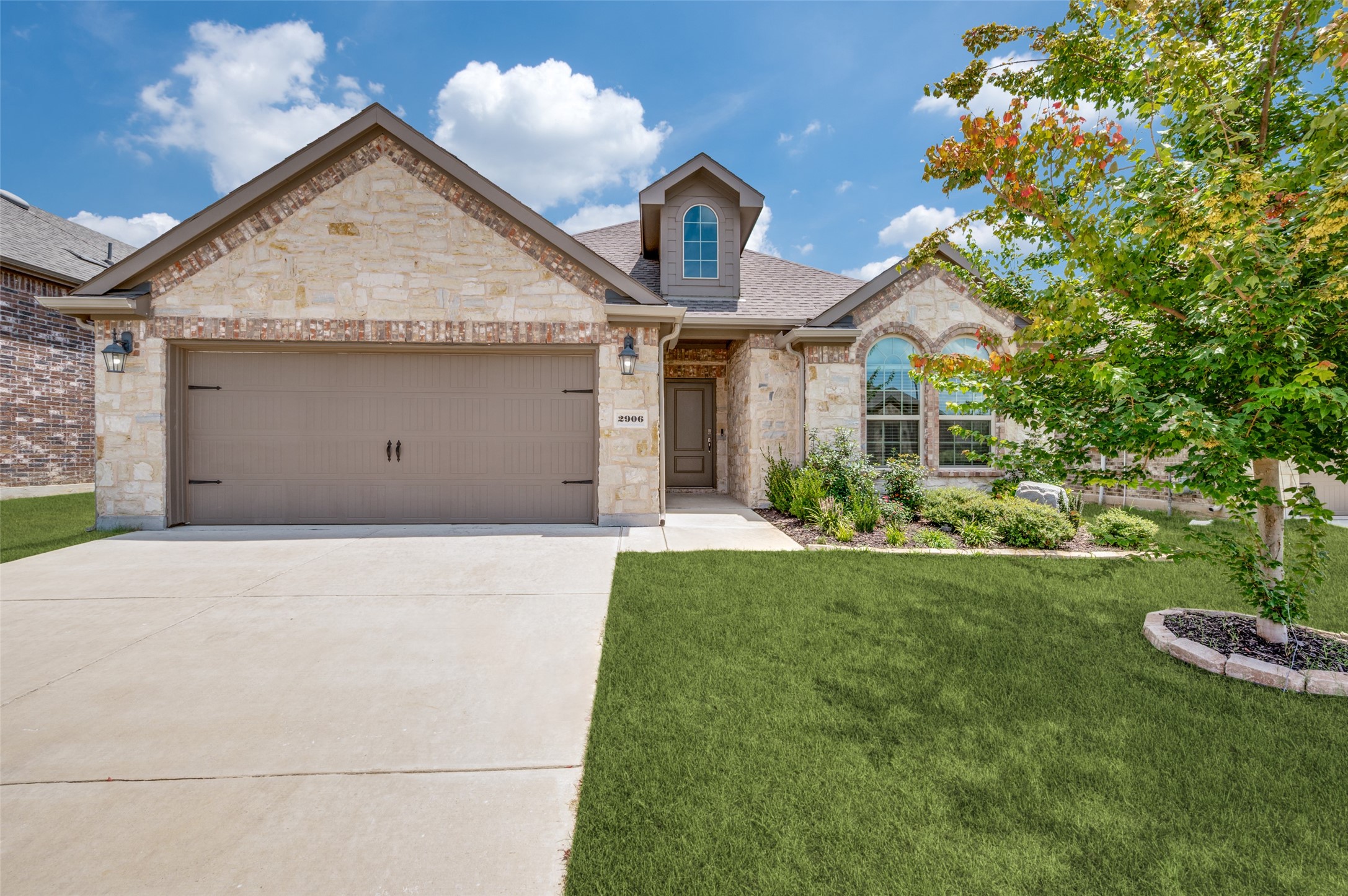 2906 Jasper Trail