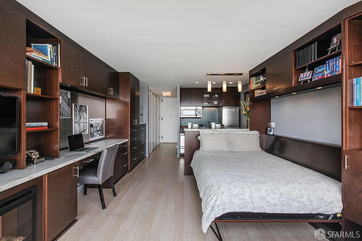 1000 North Point Street # 405