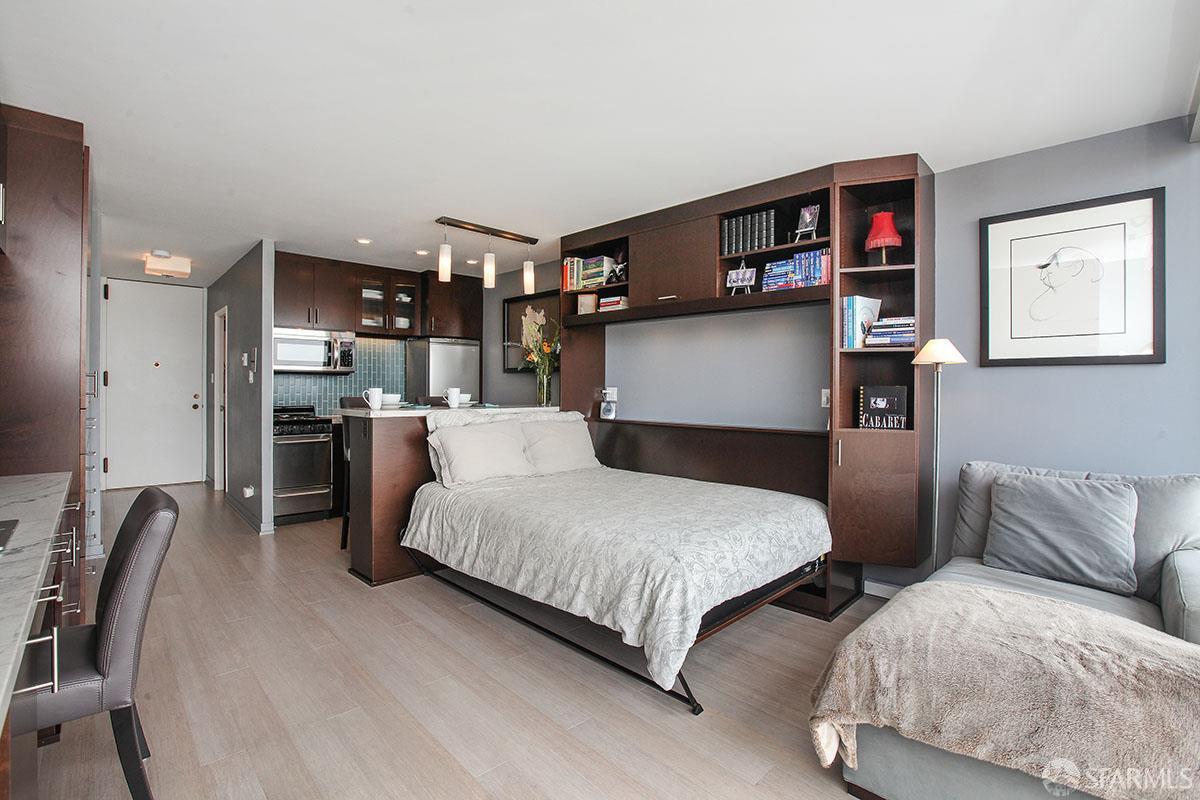 1000 North Point Street # 405