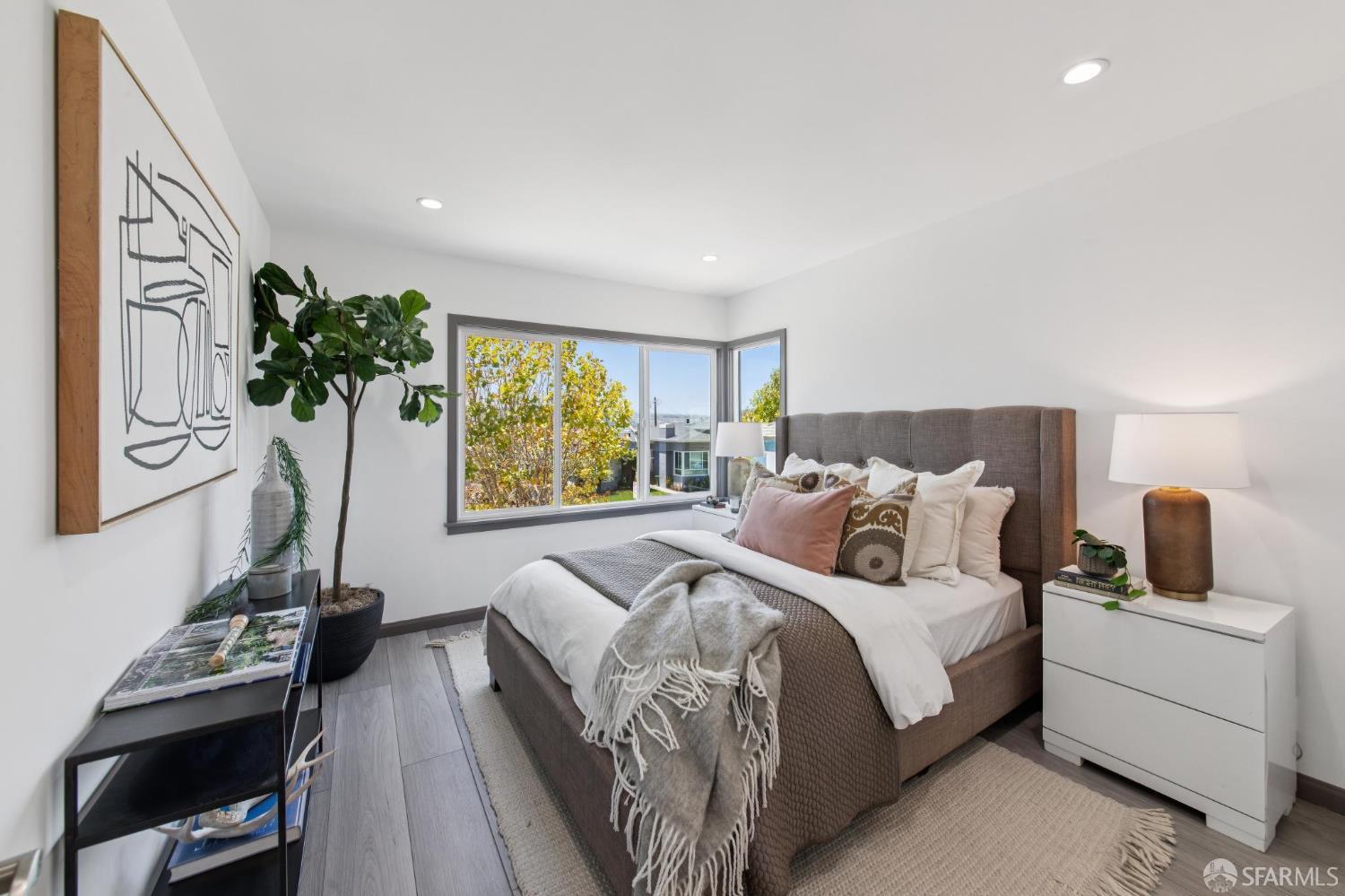 98 Wilshire Avenue