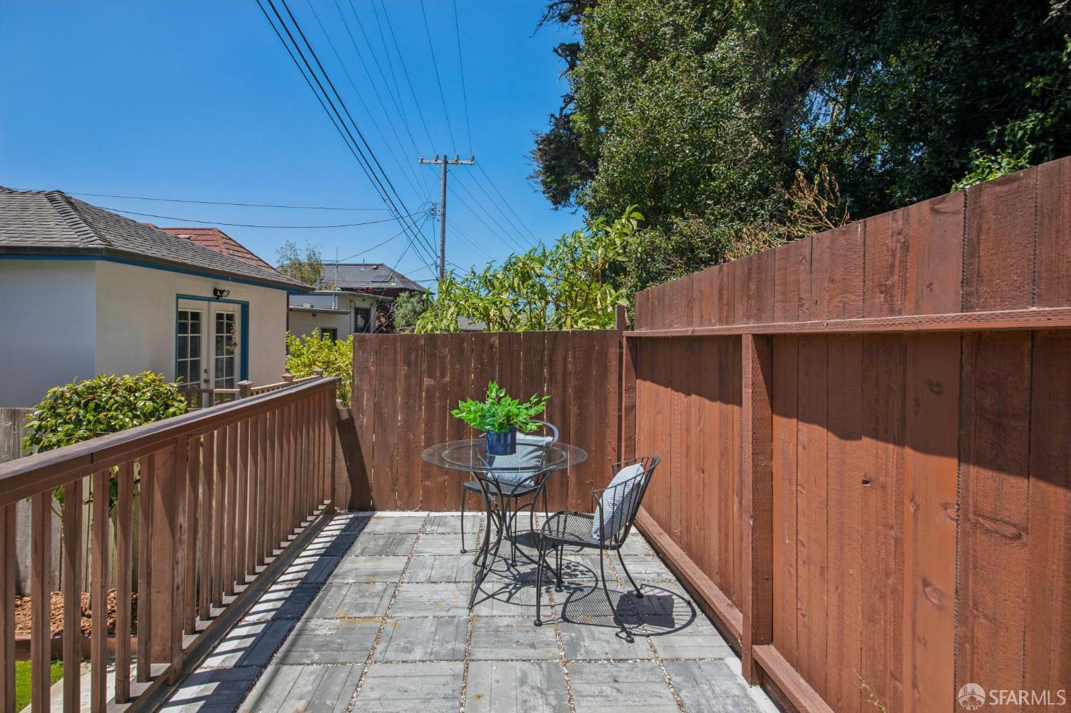 98 Wilshire Avenue