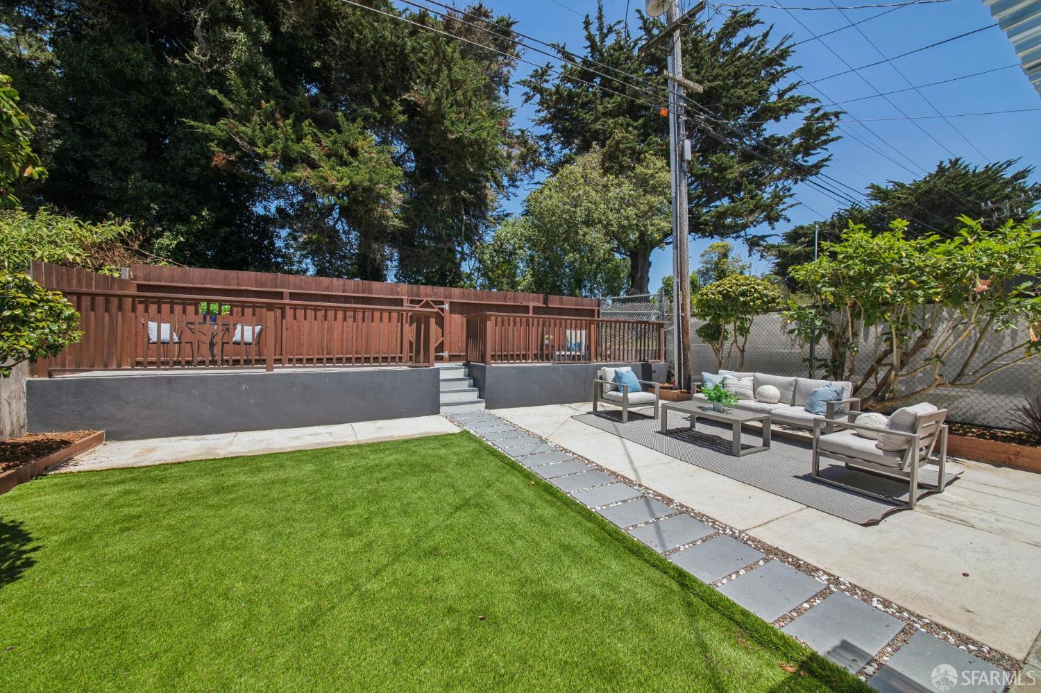 98 Wilshire Avenue