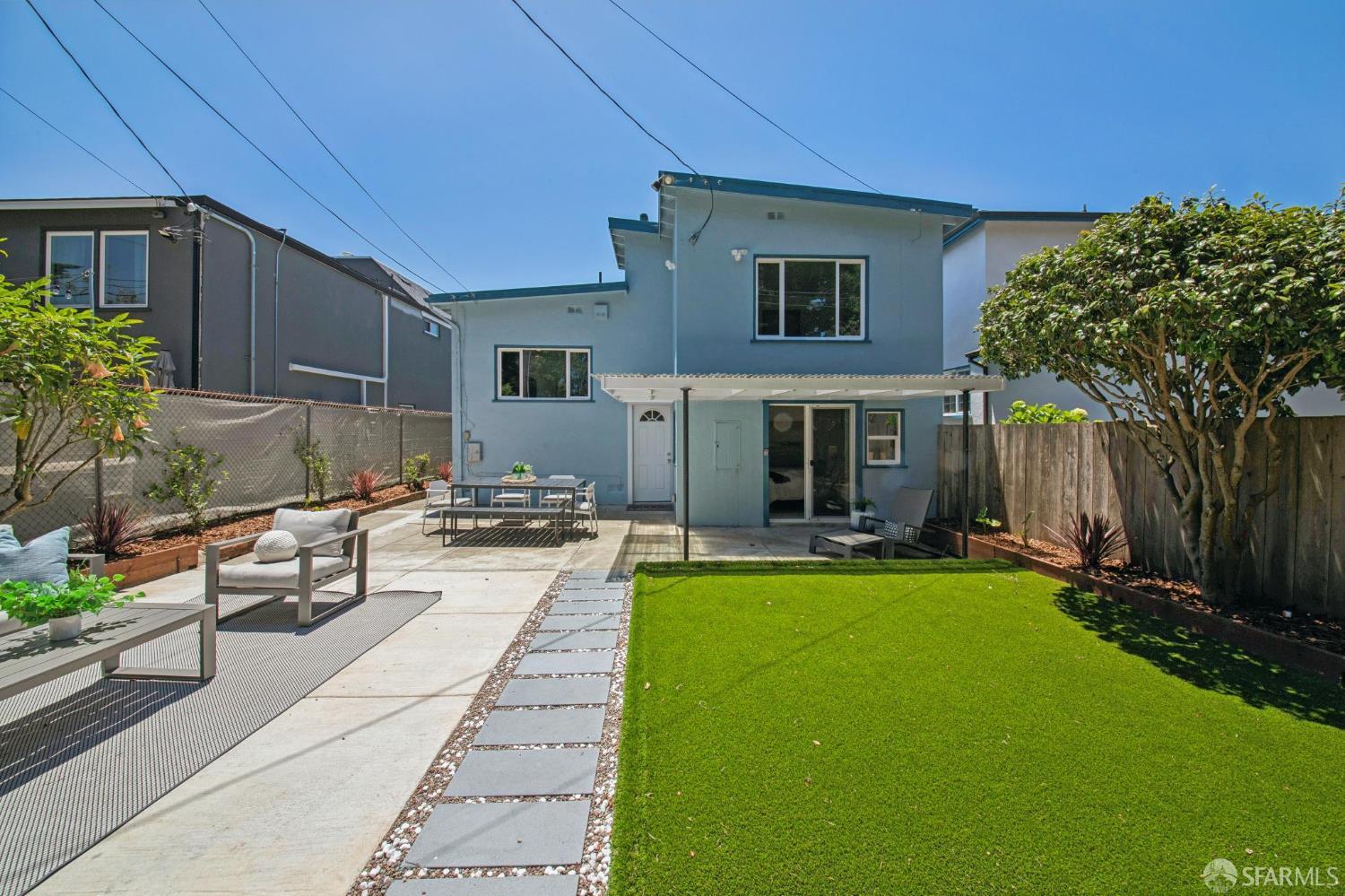 98 Wilshire Avenue
