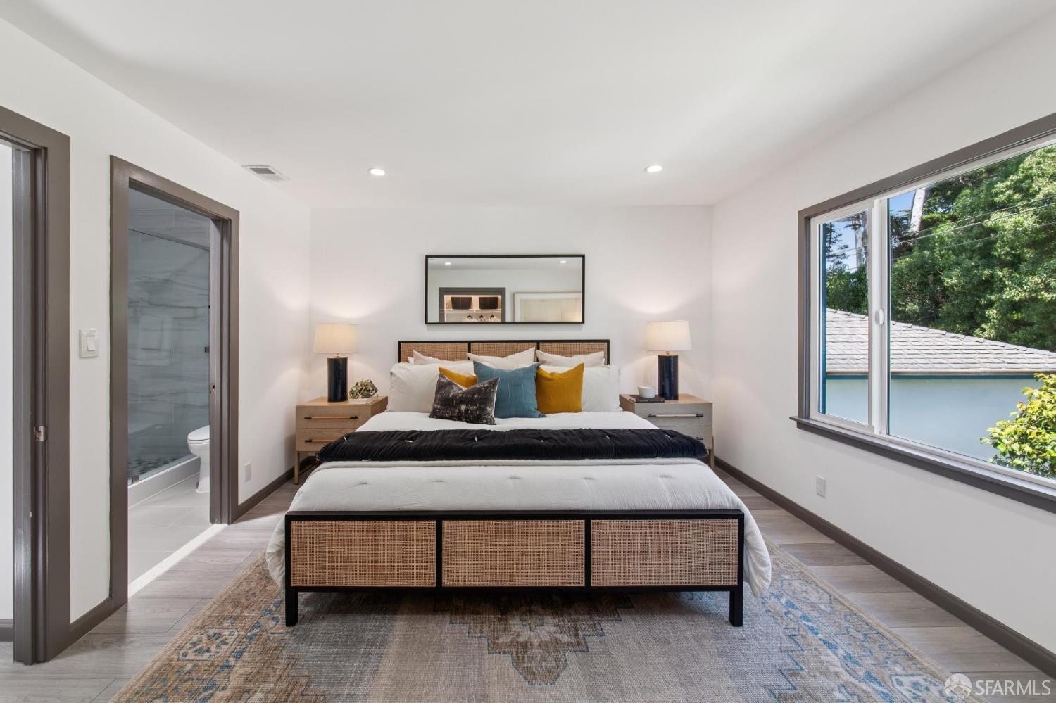 98 Wilshire Avenue