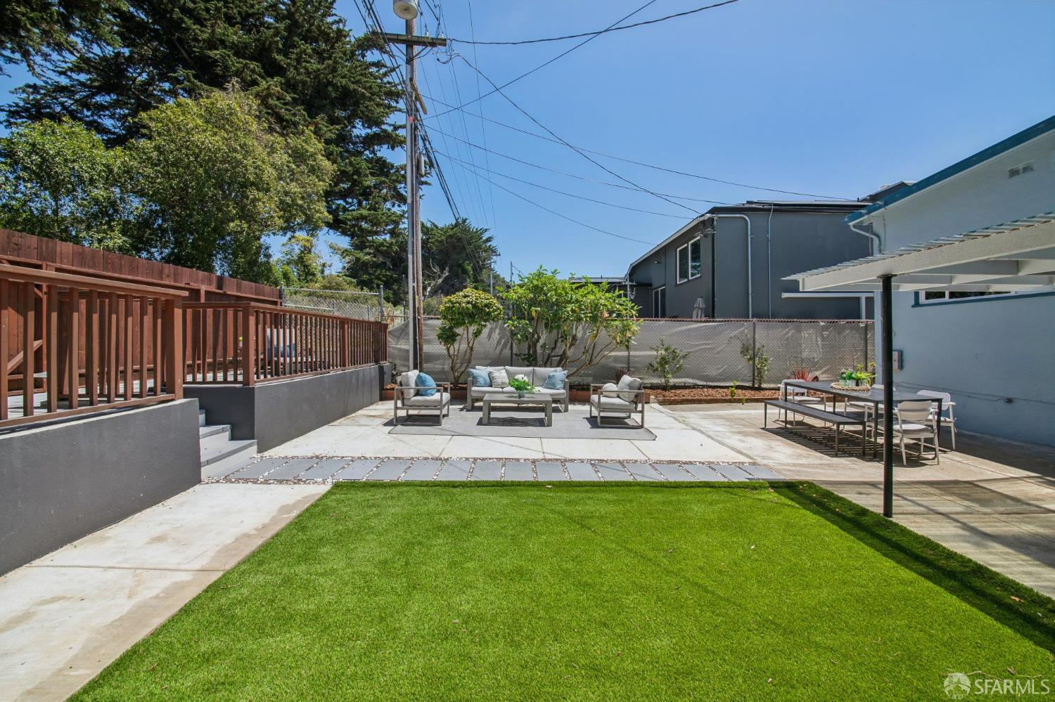 98 Wilshire Avenue