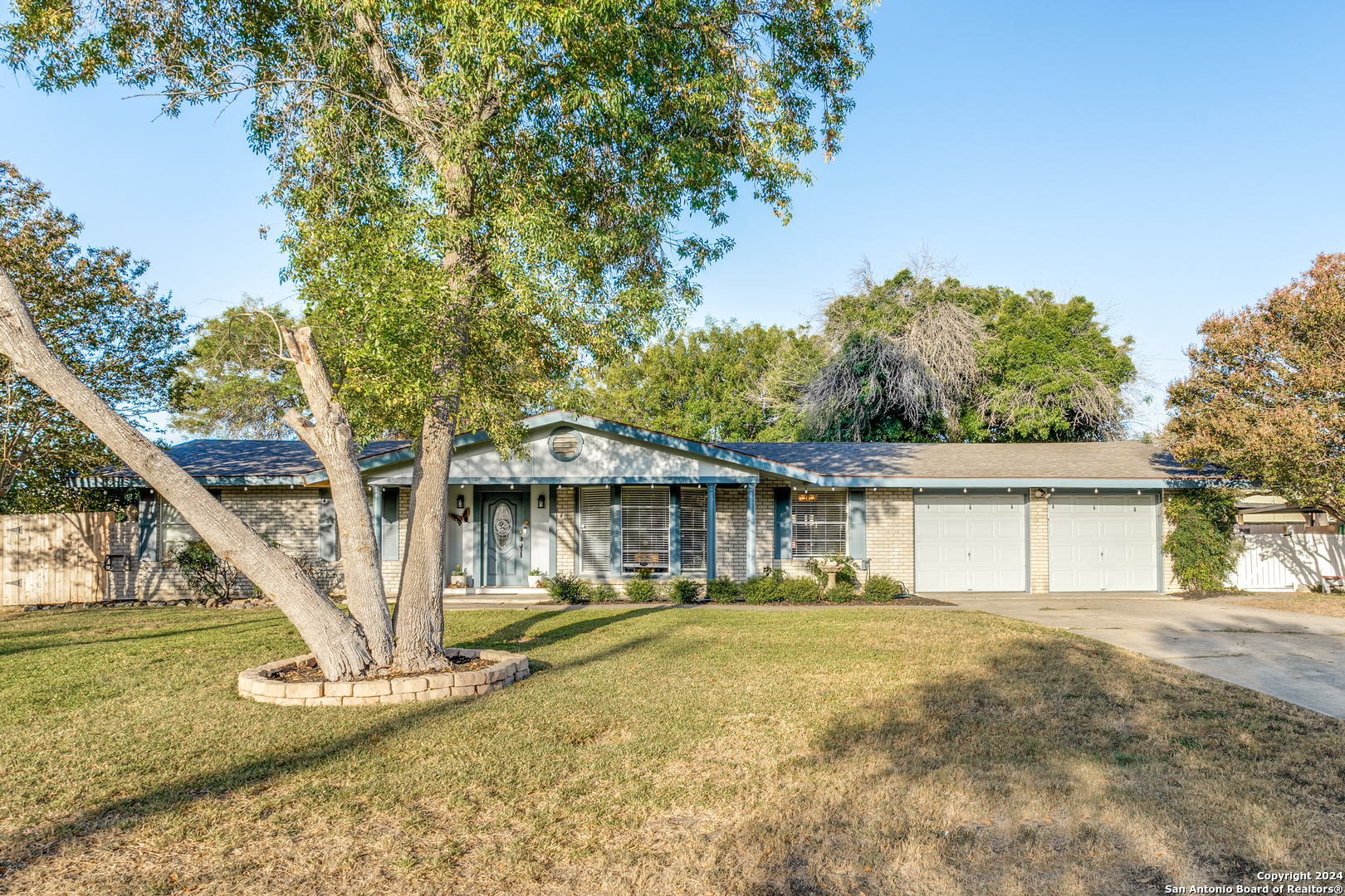 5617 GALEWIND DR