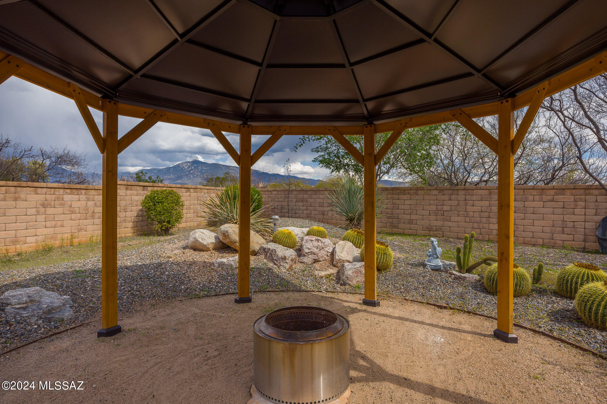 8713 S Triangle L Ranch Place