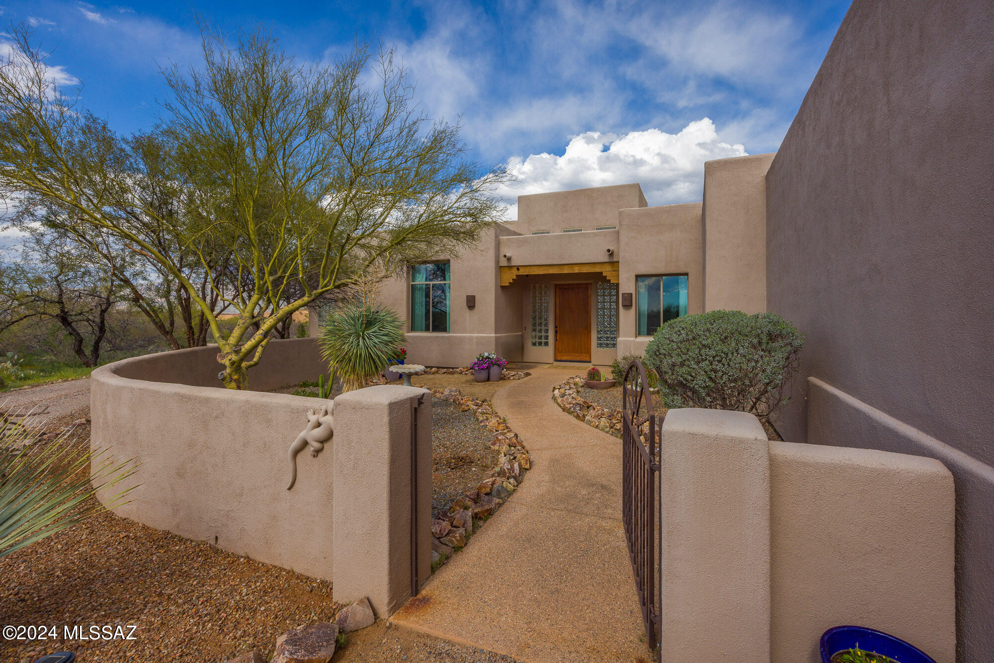 8713 S Triangle L Ranch Place