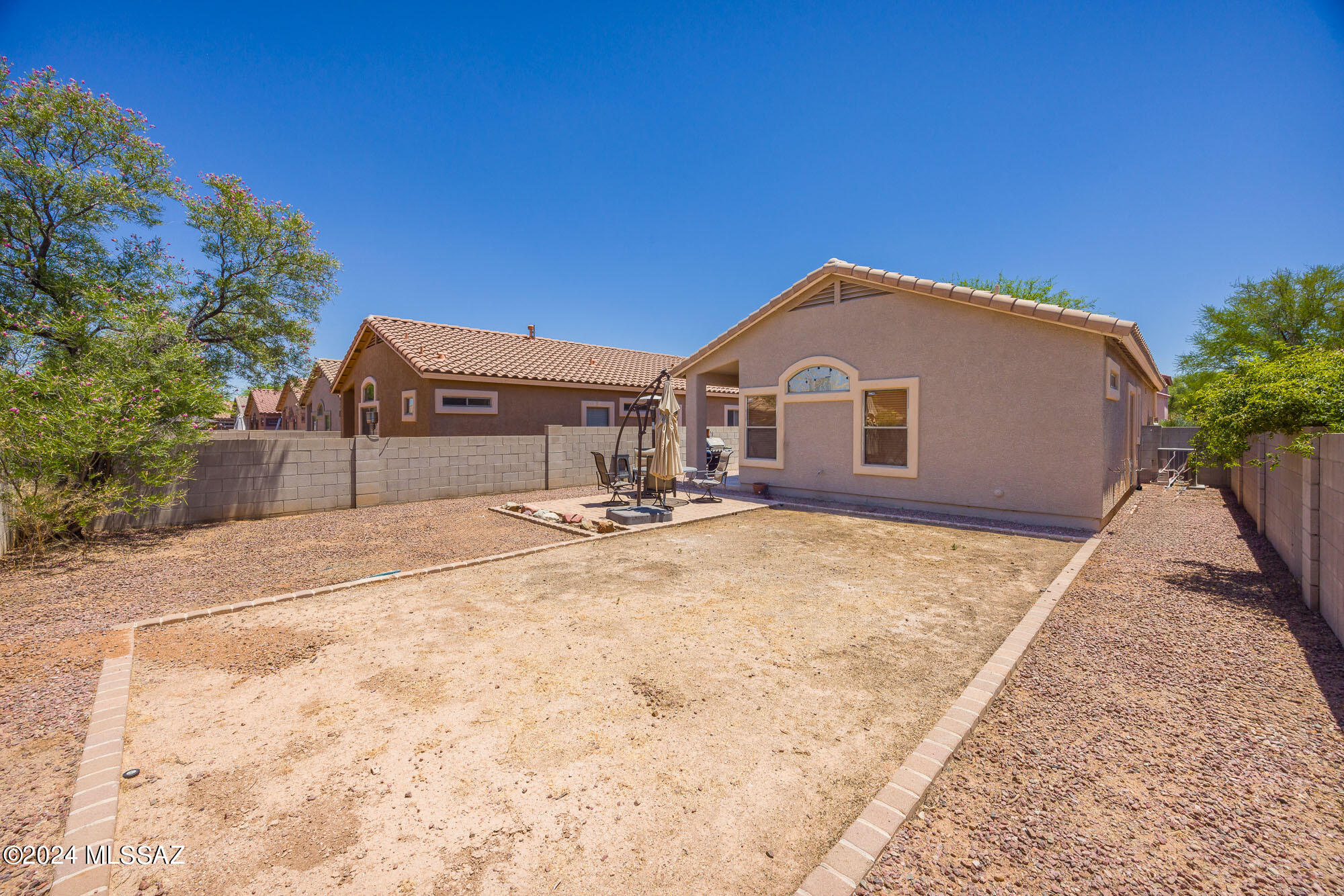 387 E Camino Limon Verde