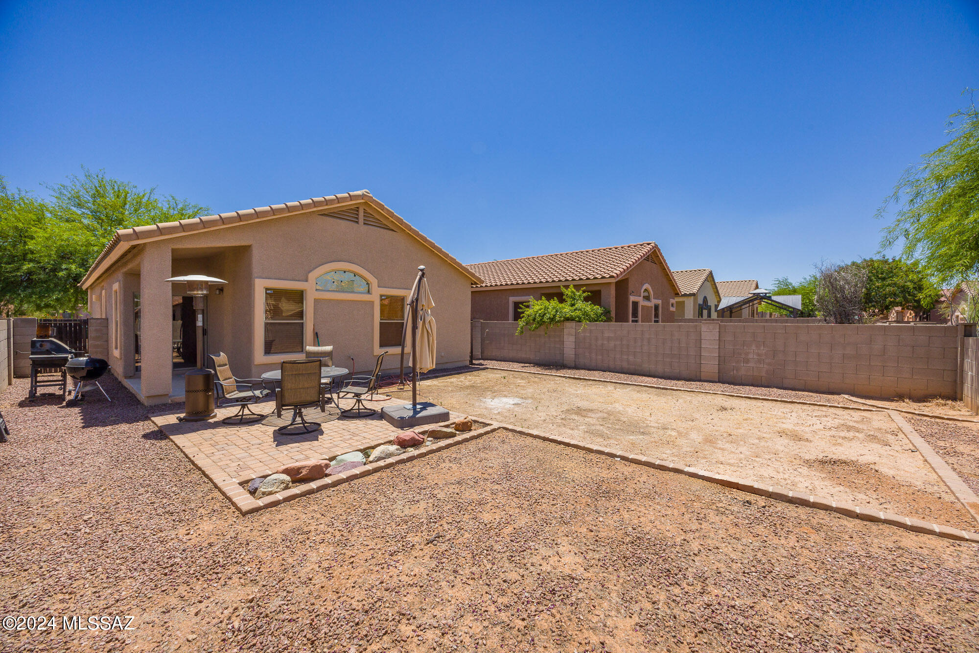 387 E Camino Limon Verde