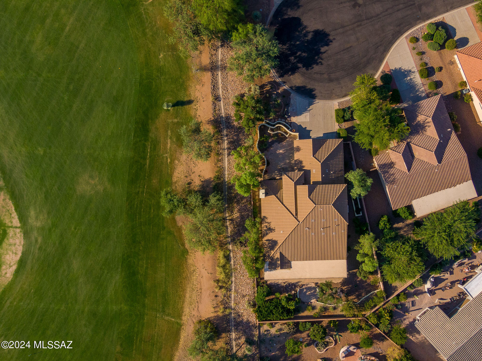 2560 E Greenwich Place