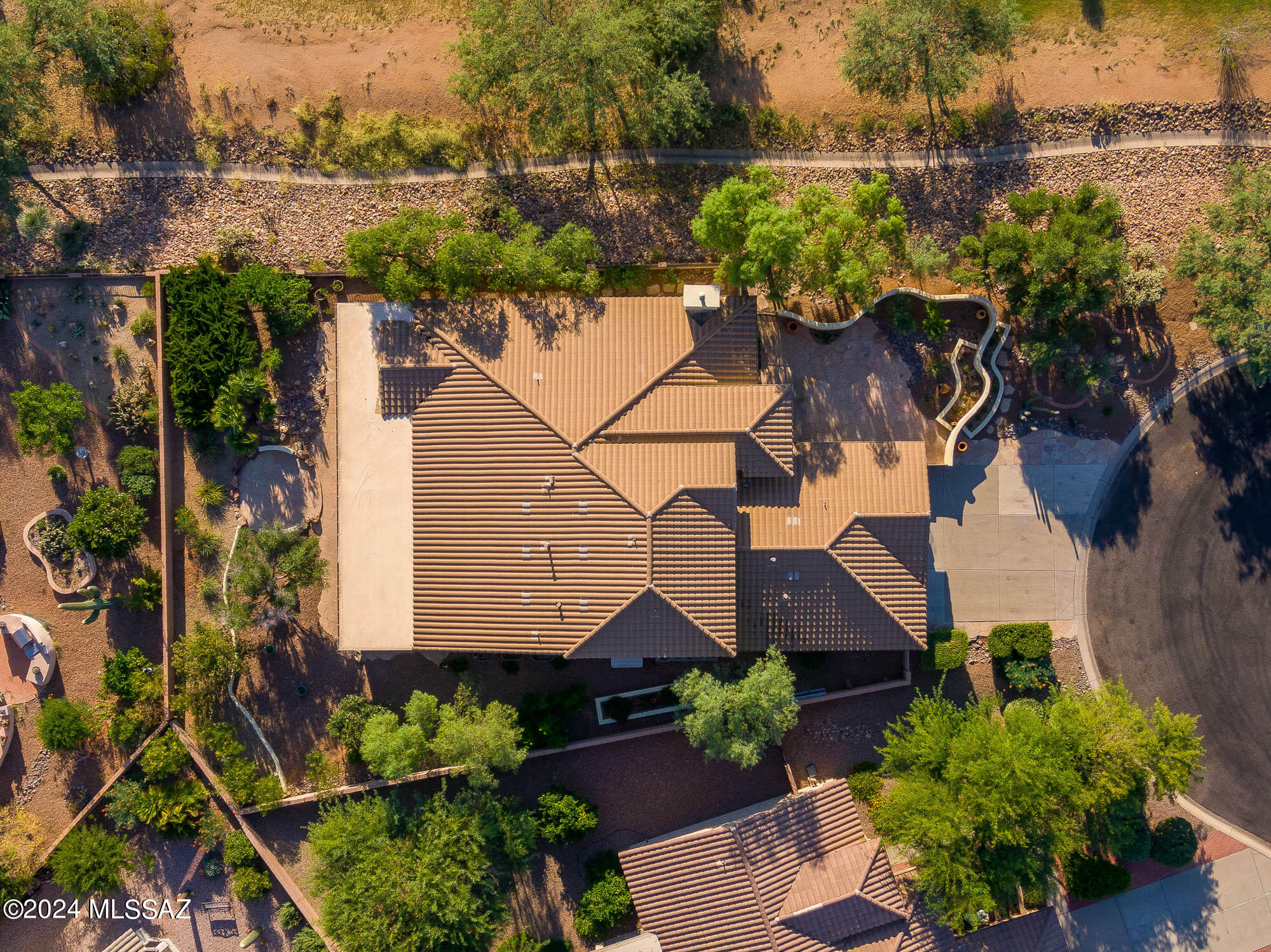 2560 E Greenwich Place