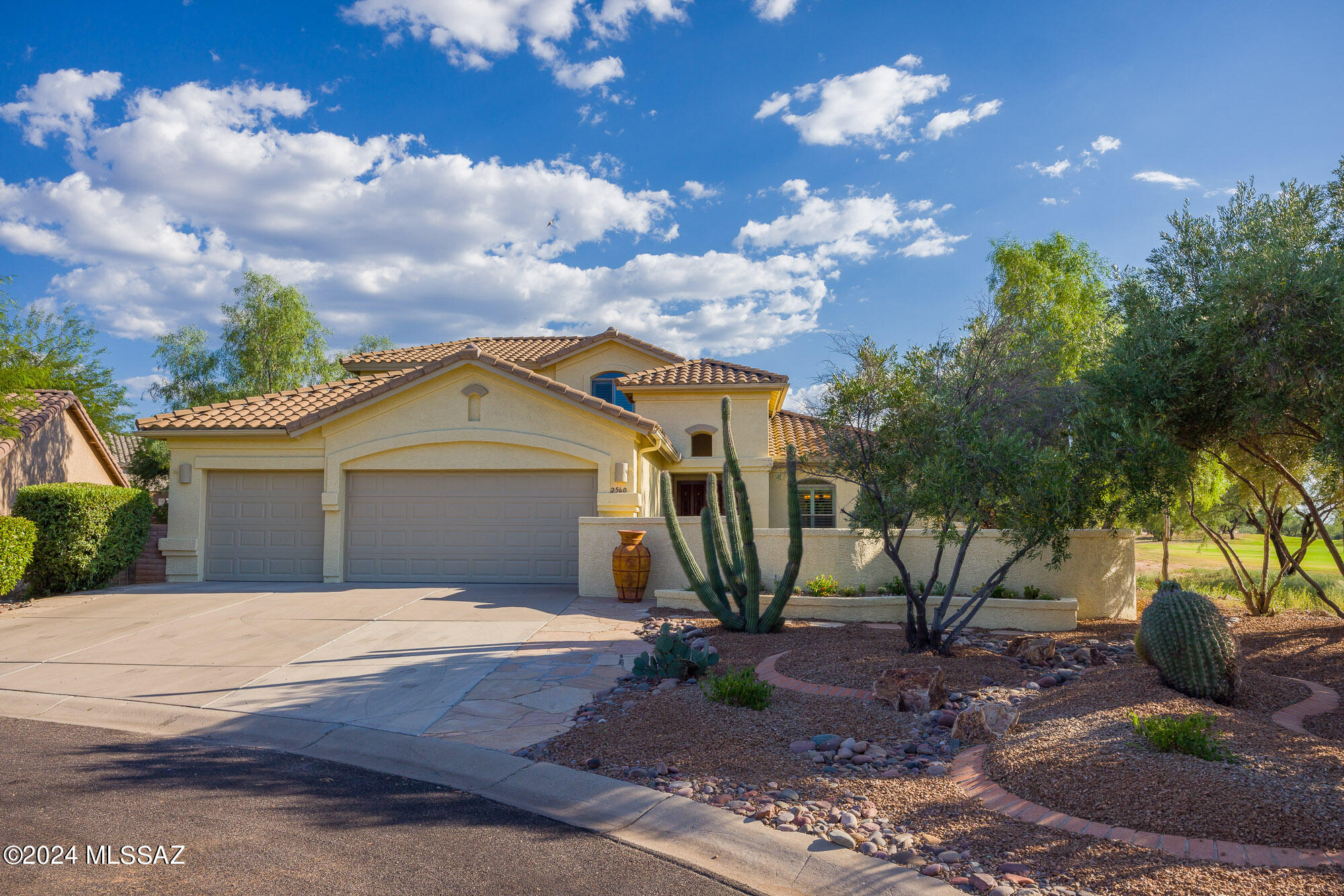 2560 E Greenwich Place