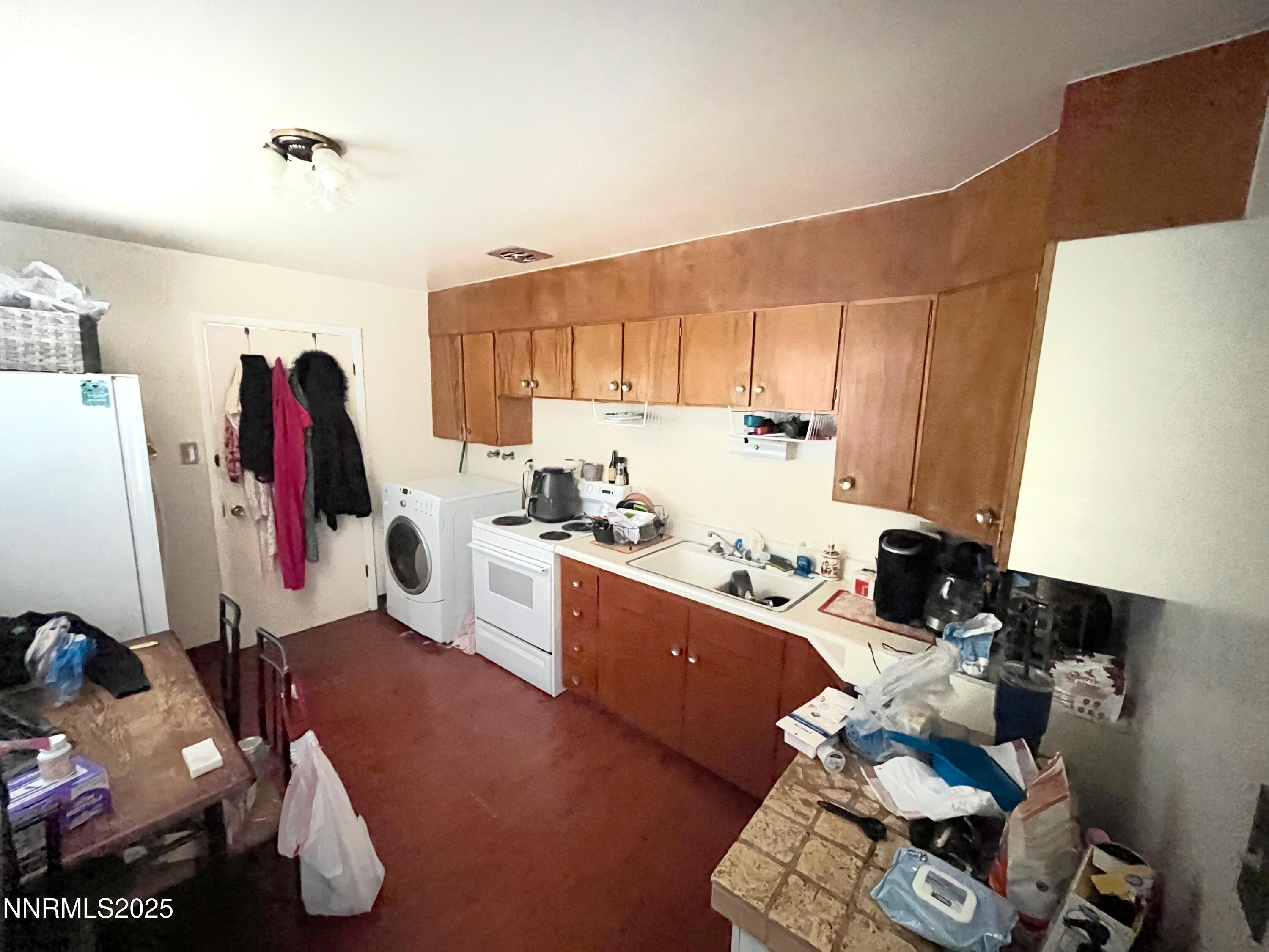 985 E Taylor Street, Reno