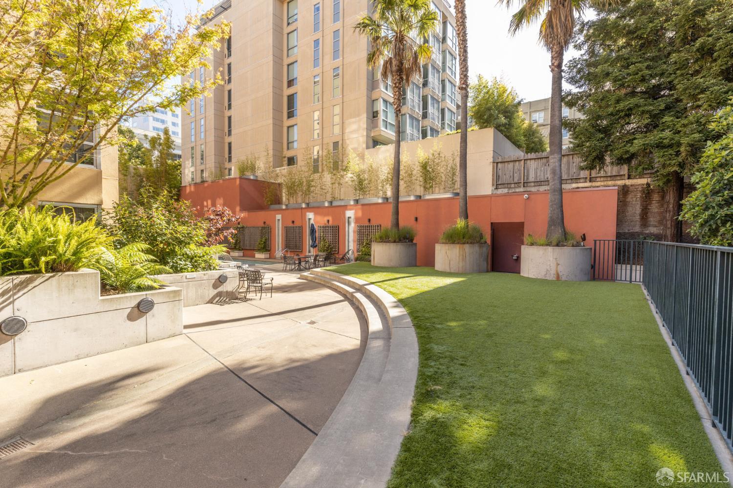 1800 Washington Street # 815